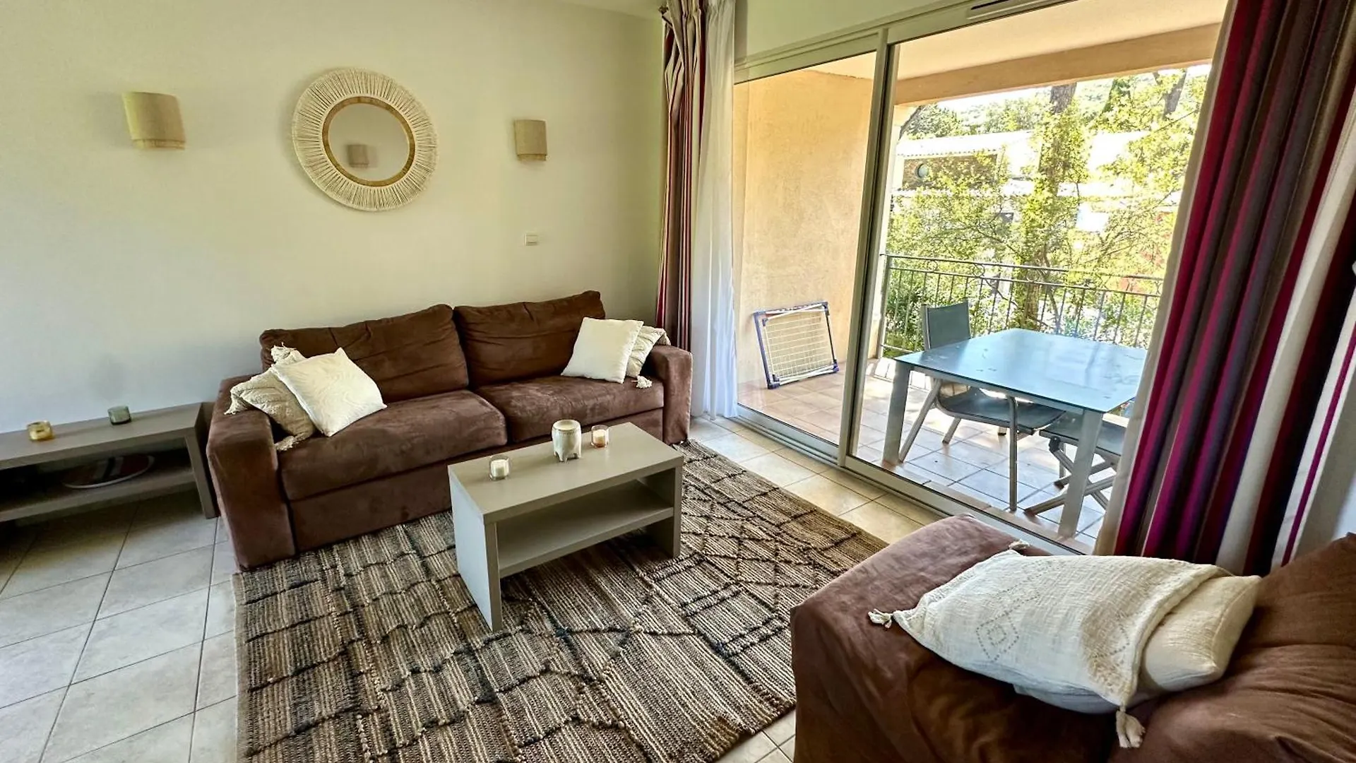 Saint-Tropez En Residence Avec Piscine Appartement